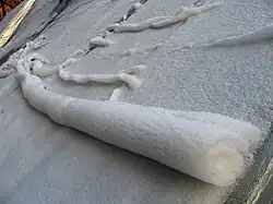 Rouleaux de neige montrant sa cohésion.