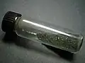 Tétrachlorure d'uranium UCl4.