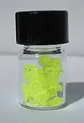 Nitrate d'uranyle UO2(NO3)2.