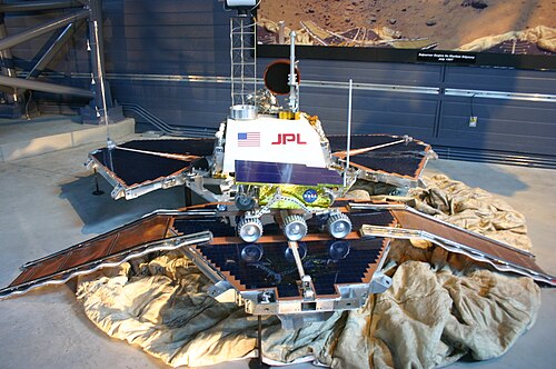 Maquette de l'atterrisseur exposée au Centre Steven F. Udvar-Hazy.