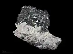 Bournonite - Macle « en roue » - Les Malines, Saint-Laurent-le-Minier, Gard, France (XX 6 × 5 cm)
