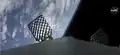 Les panneaux cellulaires du premier étage de Falcon 9 en atmosphère raréfiée.
