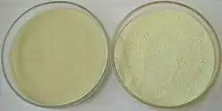Poudre de ZnS et de SrAl.
